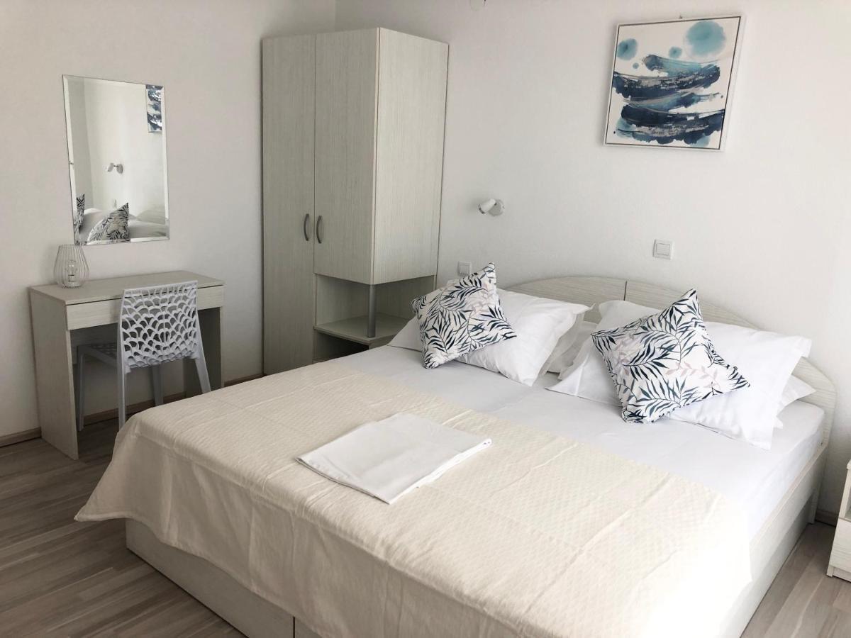 Apartments Antonia Хвар Екстер'єр фото