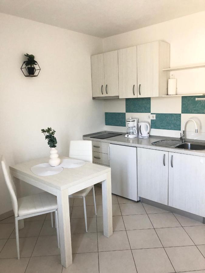 Apartments Antonia Хвар Екстер'єр фото