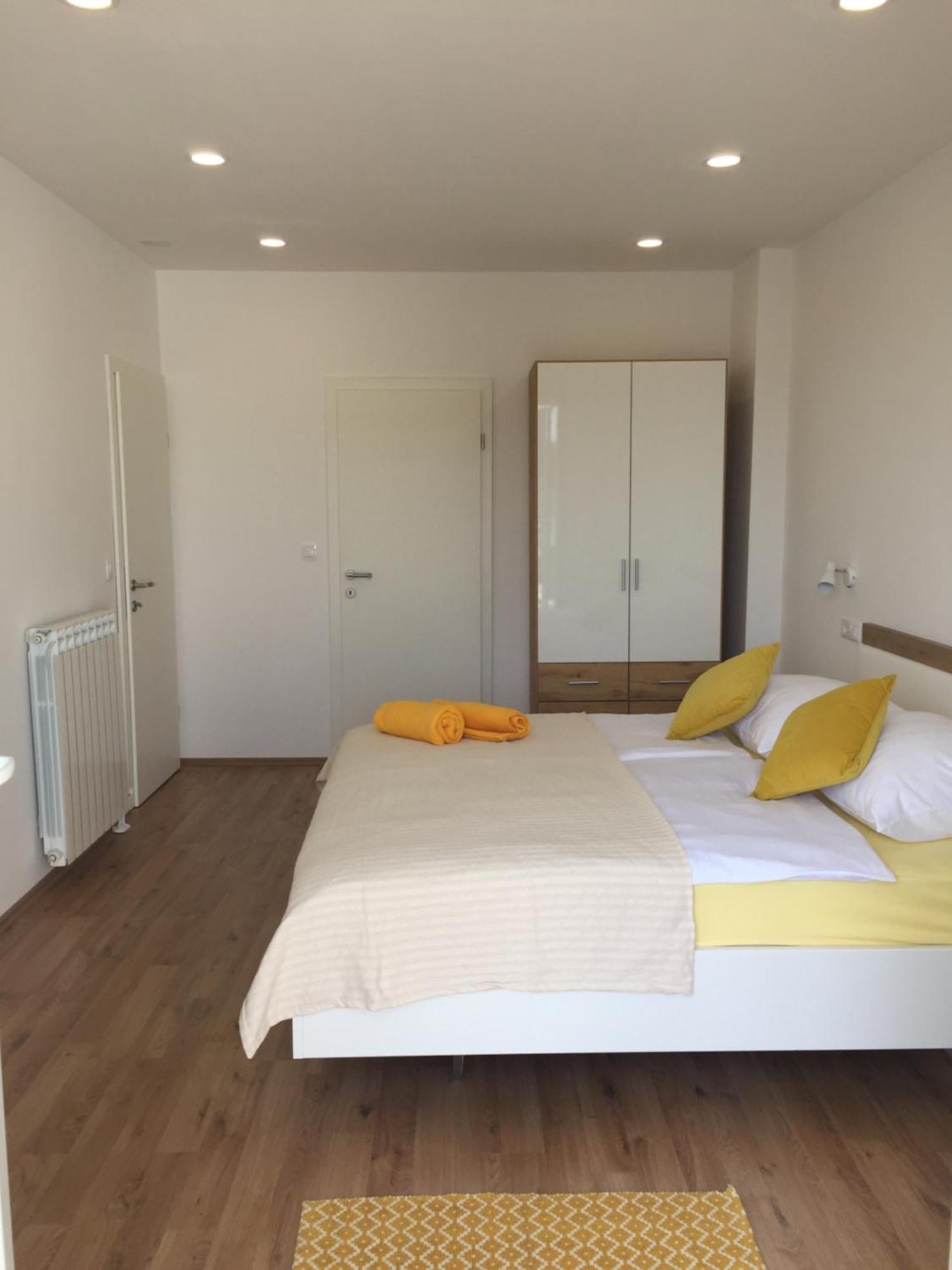 Apartments Antonia Хвар Екстер'єр фото