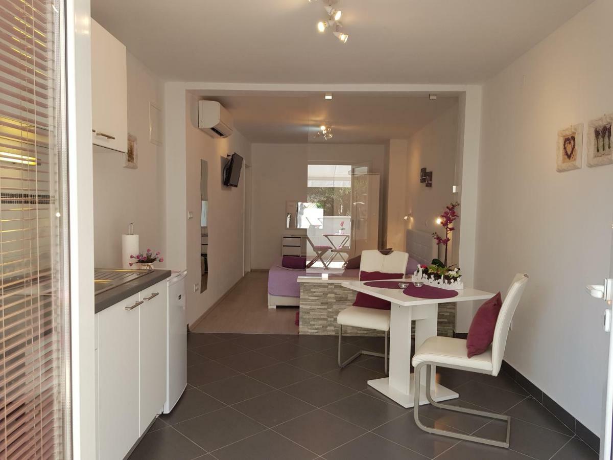 Apartments Antonia Хвар Екстер'єр фото
